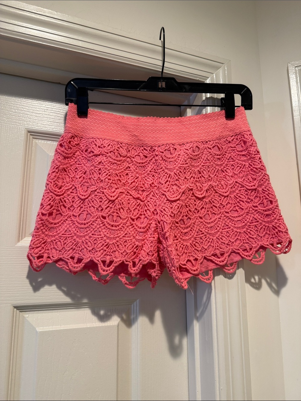 NWT BCBG Coral Pink Crochet Lace Fancy Weekend Party Summer Shorts Junior Size L